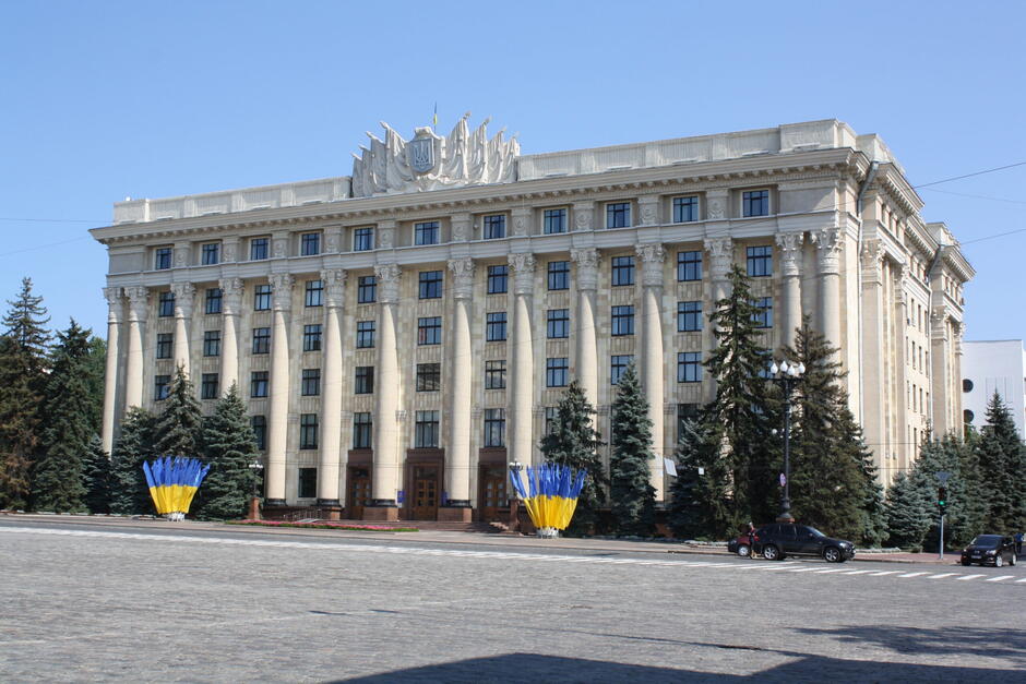 08006iyt-e24c-940x627.jpg