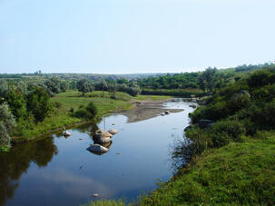 0800apju-4f17-303x227.jpg