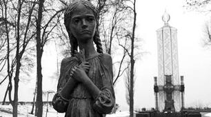 Примусові хлібозаготівлі. Український хліб на експорт, внутрішньосоюзні ринки. Пропаганда як інструмент підготовки геноциду. Голодомор 1932–1933 рр. – геноцид Українського народу. Масштаби та наслідки Голодомору. Національно-демографічні зміни.