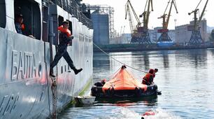 Презентація "Рятувальні засоби на морському судні"
