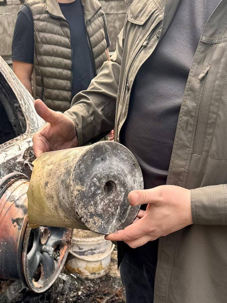 0800o0p7-dbf2-940x1253.jpg