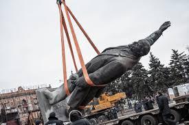 Вісім років "ленінопаду": як бронзового "вождя" хотіли перетворити на церковний дзвін