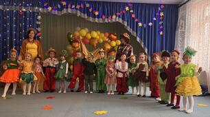 Осіннє свято: «Овочевий фестиваль» Середня група: «Золота рибка» Керівник музичний: Шинкаренко Л.В Вихователі: Ушенко І.М ,Степенкова О. В