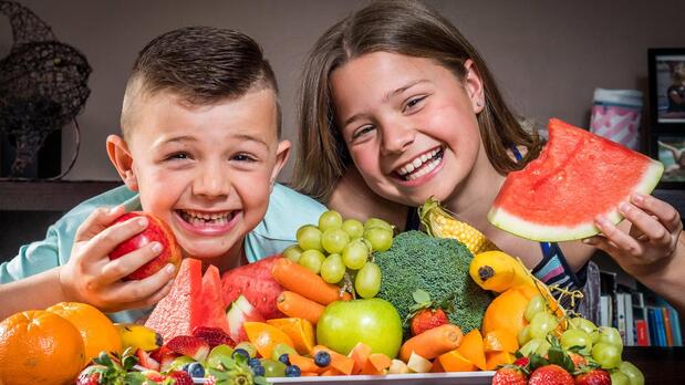 Healthy eating: Consuming more fruit and veg generates same lift in happiness as being married | Herald Sun