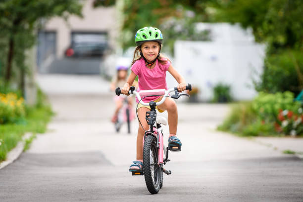 30,500+ Girl Riding A Bike Stock Photos, Pictures & Royalty-Free Images - iStock | Dark skinned girl riding a bike, Black girl riding a bike