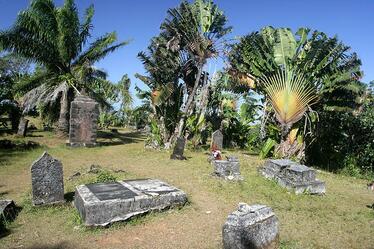 File:Pirates Cemetery Ile Ste Marie Madagascar.jpg