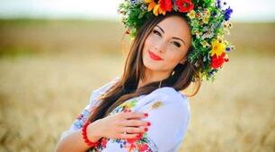 «Народжені у вишиванці»