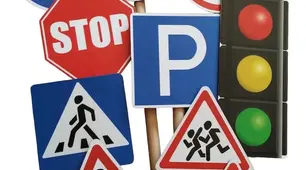 Групи дорожніх знаків