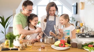 8 клас Test Kontrollarbeit 1 (zum Lektion 1 "Familie und Alltag/ Родина й повсякденне життя")